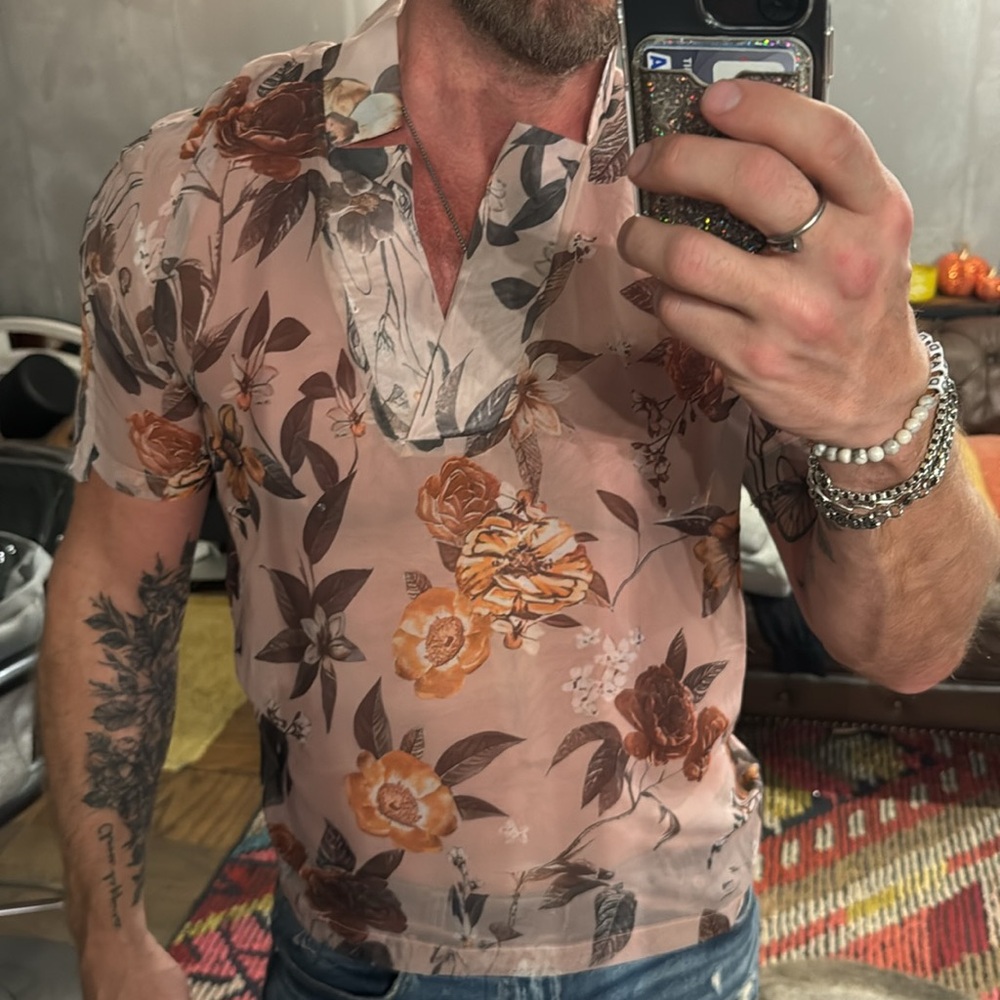 Beautiful short sleeve dress shirt, sheer floral detail